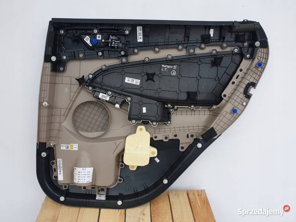 Hyundai Tucson III TYLNY BOCZEK DRZWI LEWY TYŁ Tapicerki samochodowe lubelskie Janów sprzedam