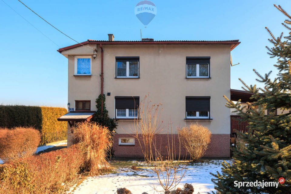 Dom z 2 mieszkaniami garaże duży teren wolnostojący Kobiernice