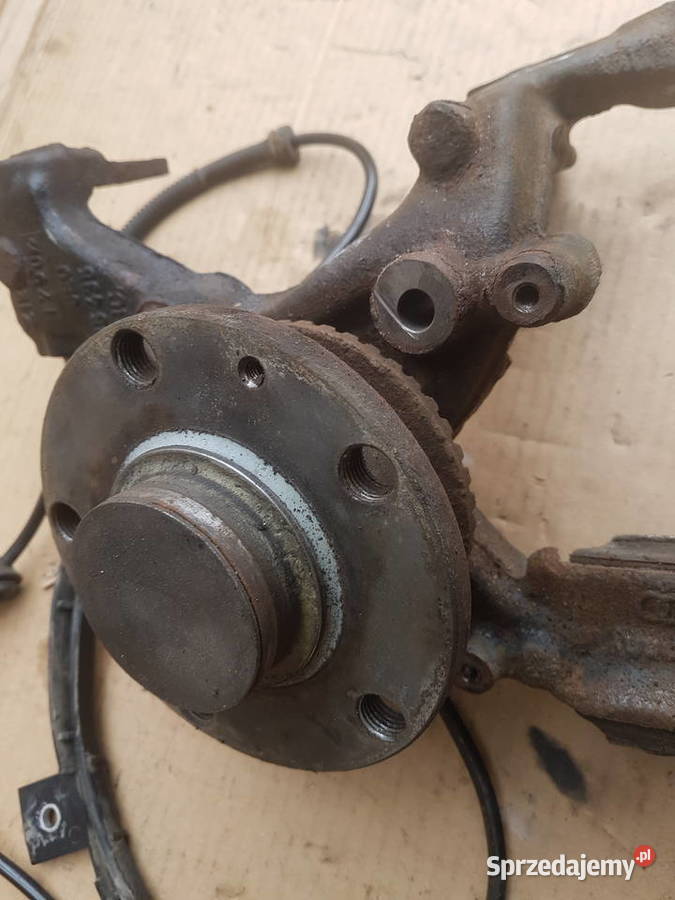 Audi A4 B7 zwrotnica piasta koła tył kombi łożyska kół Legnica