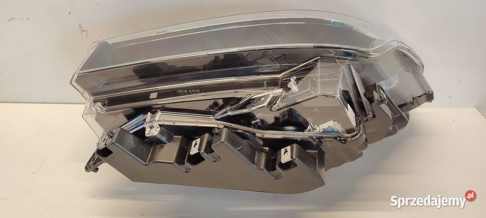 SUZUKI SX4 SCROSS LAMPA LEWY PRZÓD RHD ANGLIK osobowe
