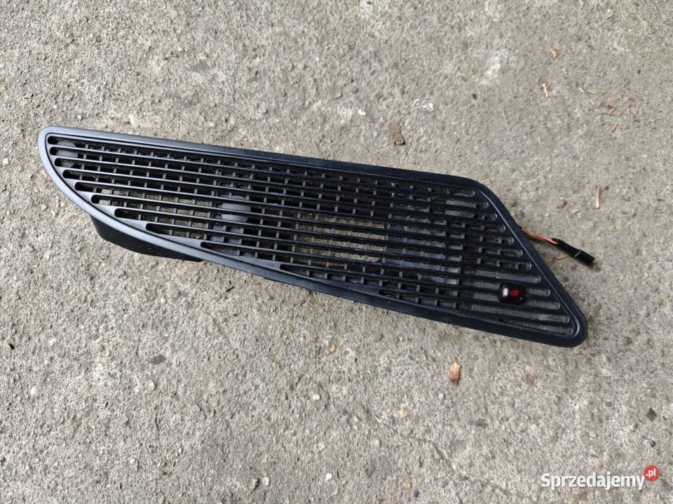 Kratka nawiewu kokpitu górna BMW E38 kompletna śląskie Żory