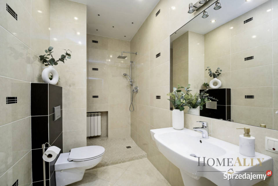 Dom wolnostojący 2698m2 Warszawa Lustrzana