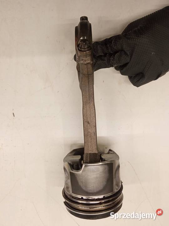 TŁOK 83L82 30 TDI VW Volkswagen Touareg I osobowe