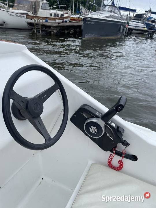 Motorówka kabinowa 480 wędkarska wypoczynkowa Miłki