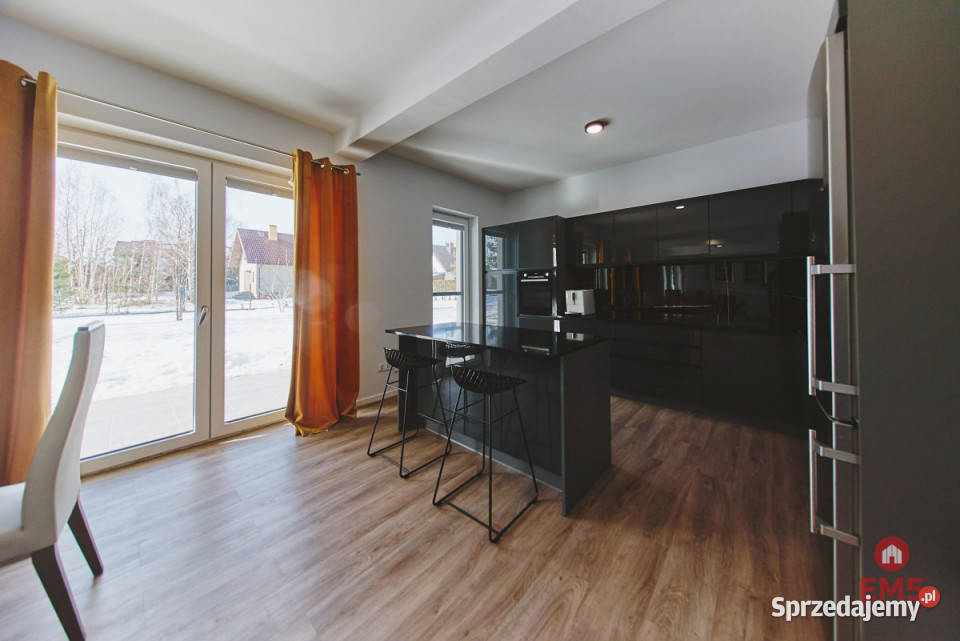 Dom wolnostojący 890m2 Raczki mieszkalny