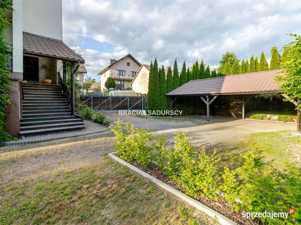 Dom wolnostojący do sprzedania Mników 300m2