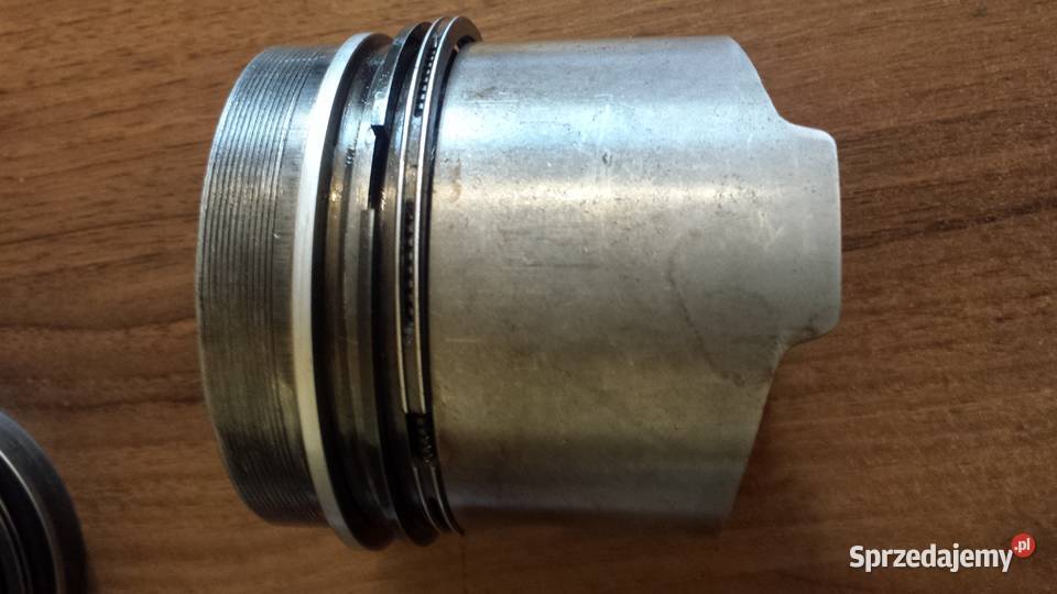 Tloki Mercedes W110 190DC standard 87 mm 4 Silniki i osprzęt Nowy Sącz