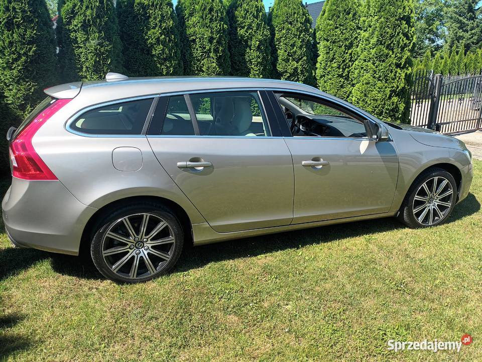Volvo V60 T5 benzyna 245 2015 111 Sośnica
