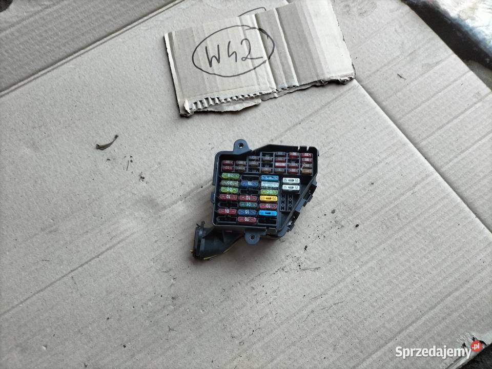 VW GOLF 4 MK4 SKRZYNKA BEZPIECZNIKÓW KONSOLI osobowe Kamień-Kolonia