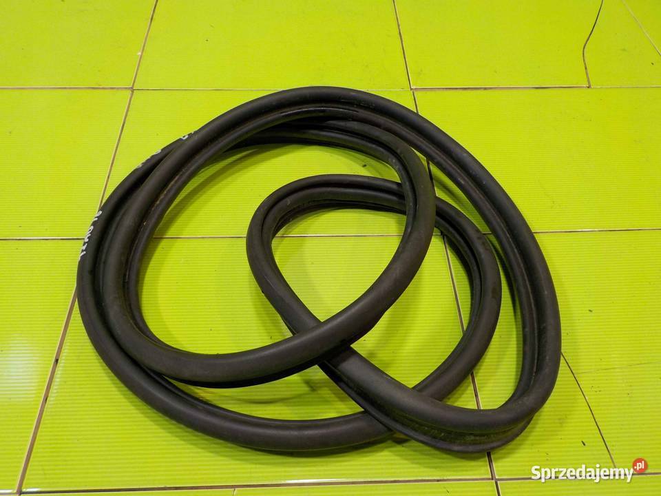 VOLVO S80 II 08r uszczelka bagaznika tyl