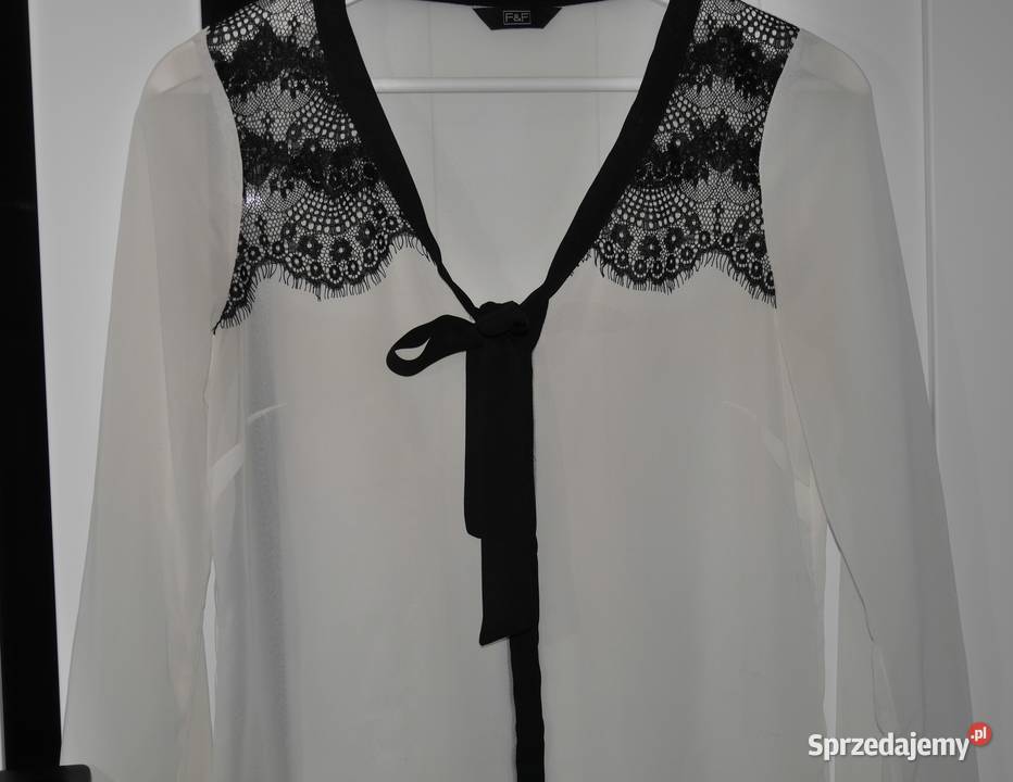 FF śliczna przewiewna elegancka bluzeczka 34 XS Bluzki i koszule Wrocław sprzedam