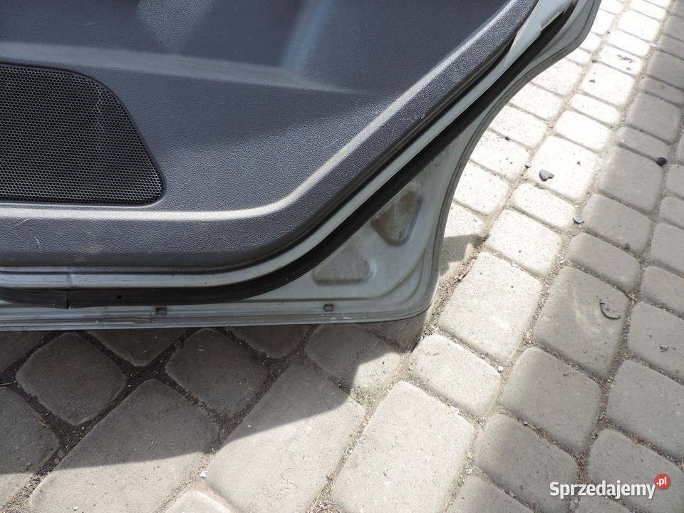 FORD FOCUS MK2 KOMBI DRZWI PRAWY TYŁ KOLOR D1