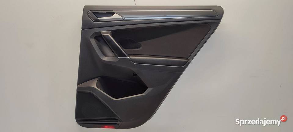 VW TIGUAN II BOCZEK DRZWI PRAWY TYŁ 5NA867212 P osobowe Tapicerki samochodowe