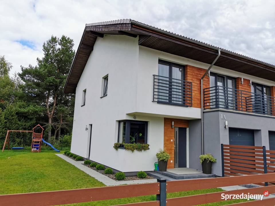 Sprzedam dom/bliźniak w Tomaszkowie