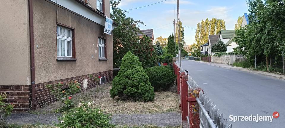 Sprzedam Dom z 2 Mieszkaniami i 2 Garażami Zielona Góra