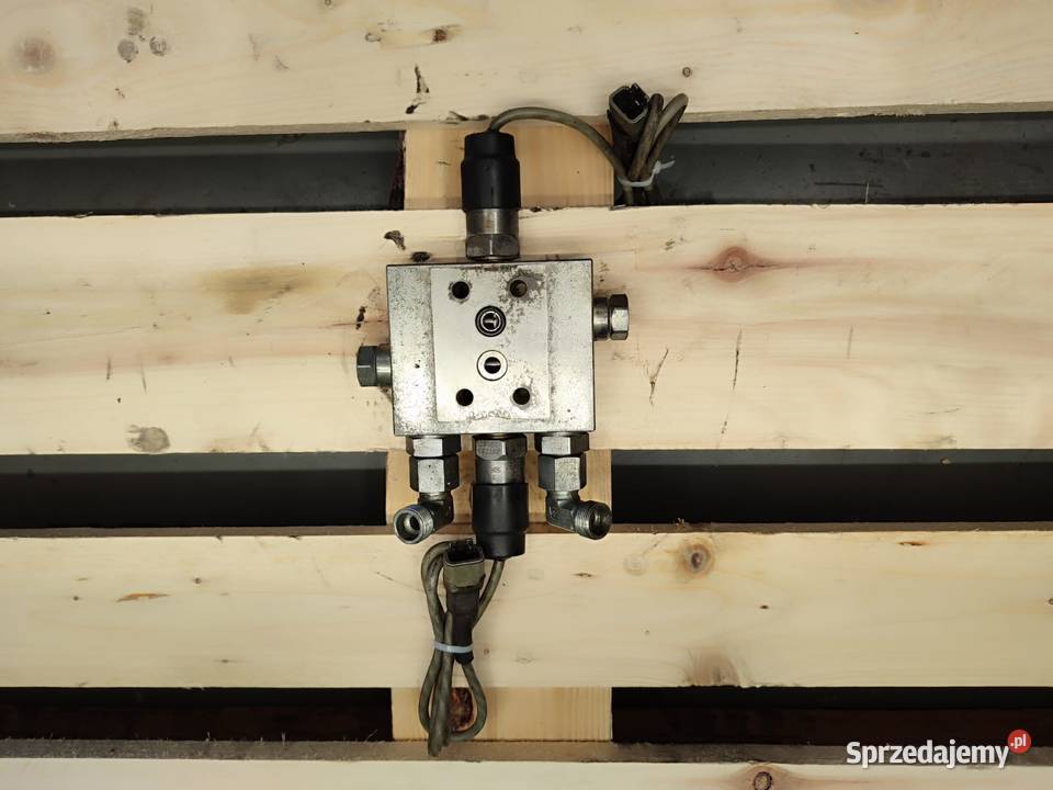 Zawór hydrauliczny 259569 Manitou MLT Wilkowo sprzedam
