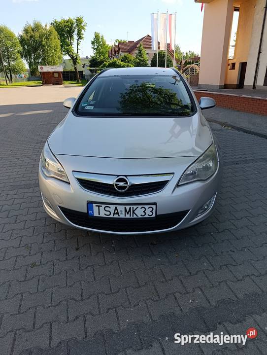 Opel Astra J 2011 Ksawerów