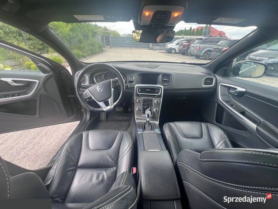 Volvo S60 PLATINUM 20 benzyna 306 2015r mazowieckie