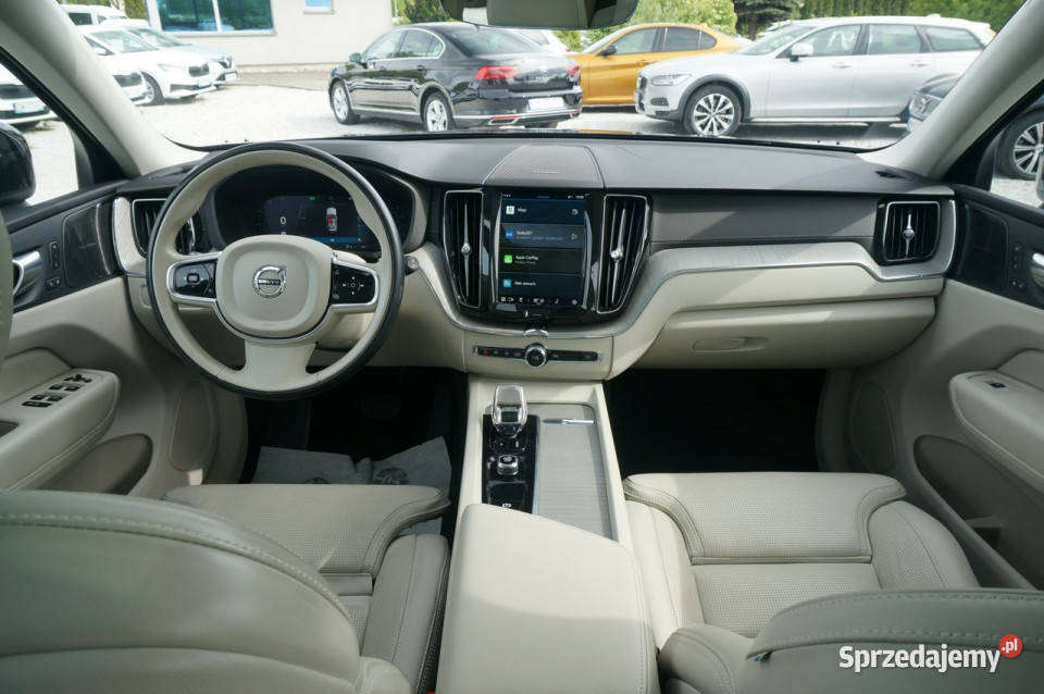 Volvo XC 60 B5 B AWD 250 Ultimate Bright Salon wielofunkcyjna kierownica Motoryzacja wielkopolskie Poznań