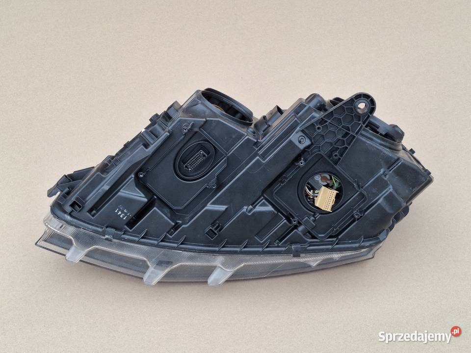 SKODA OCTAVIA 3 III REFLEKTOR PRAWY BIXENON LED osobowe