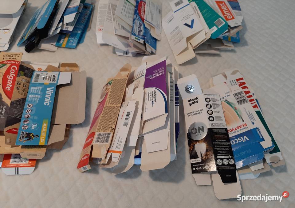 Puste małe pudełeczka produktach mix 100