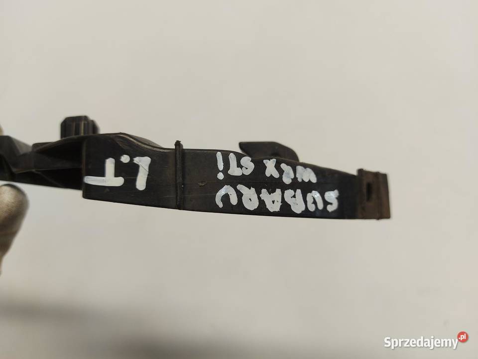 Subaru WRX STI 2015r mocowanie ślizg zderzaka