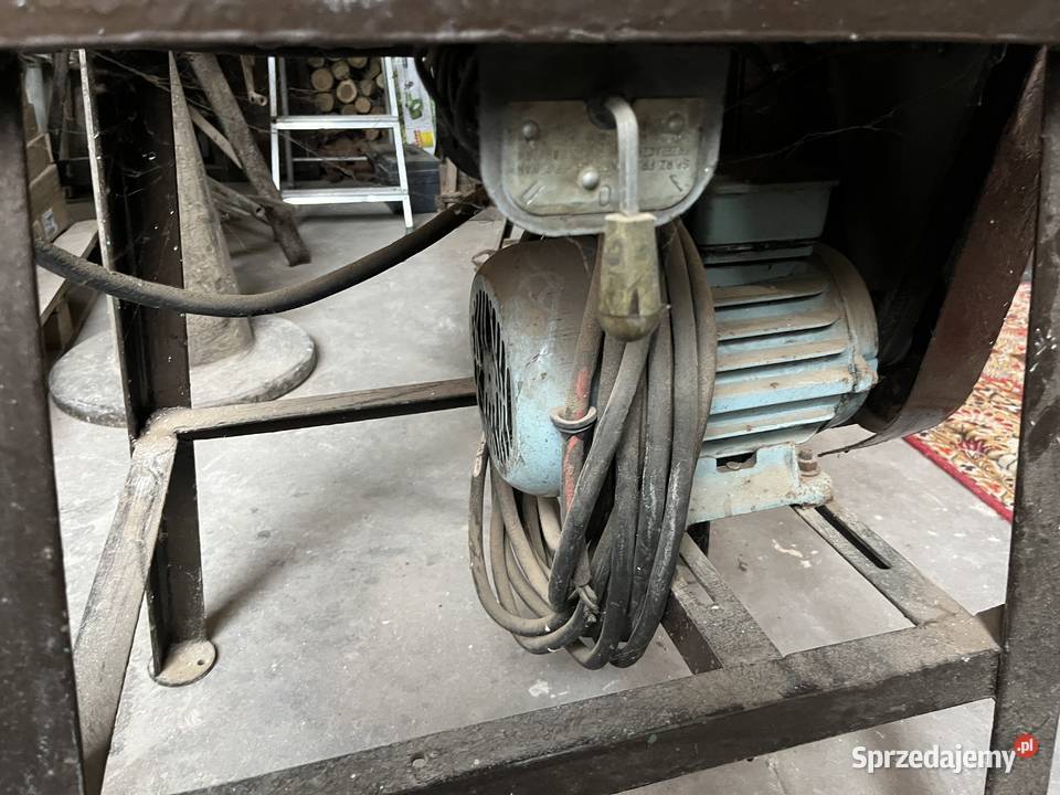 Używane elektryczne nożyce krążkowe do blachy Września