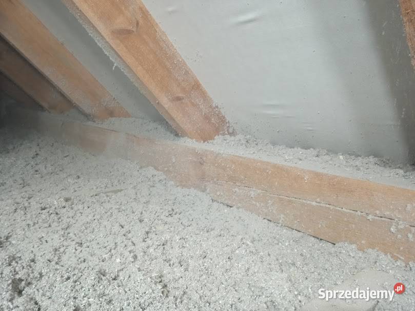 OCIEPLANIE dachu pianą wełną celulozą Usługi Kielce usługi budowlane