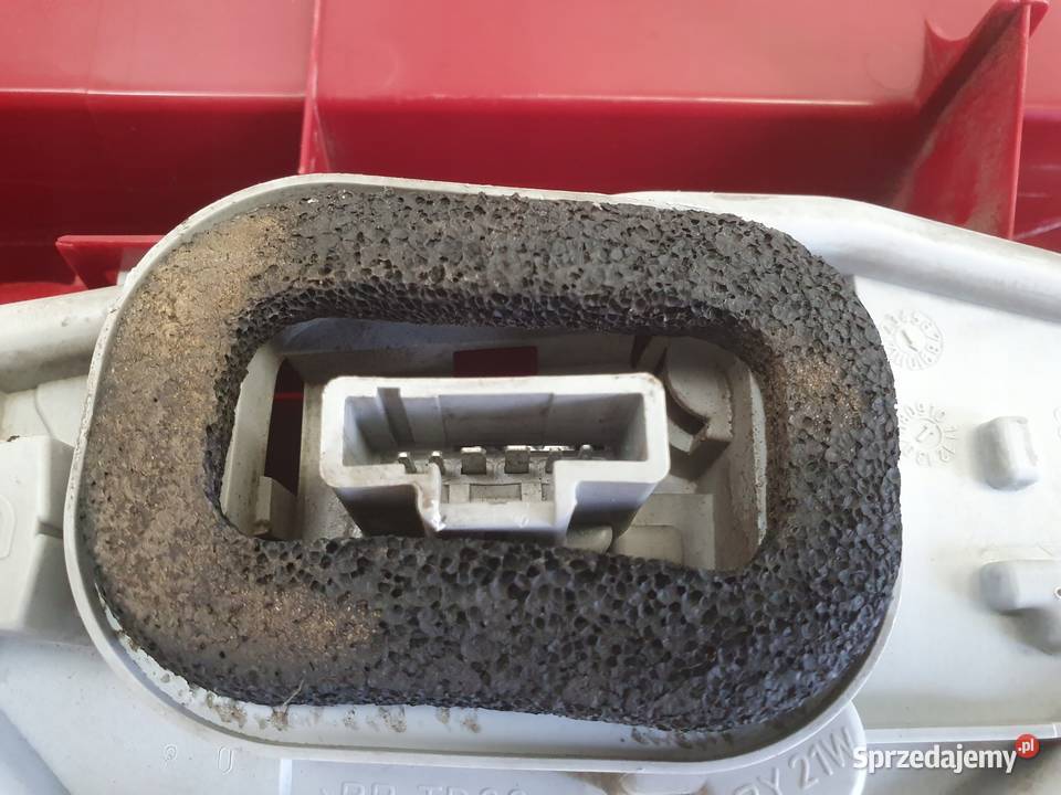 Citroen Berlingo II III 1218r TYLNIA PRAWA LAMPA