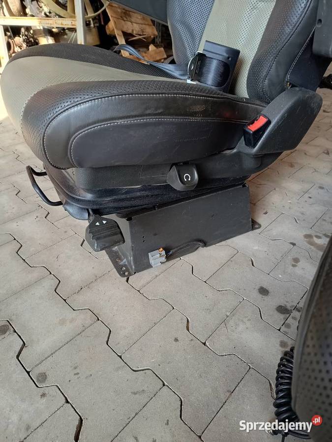 Fotel obrotowy skóra prawy VOLVO FH ciężarowe Staszów