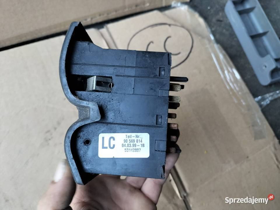 WŁĄCZNIK WYŁĄCZNIK ŚWIATEŁ VECTRA B 90504968 osobowe lubelskie Kamień-Kolonia