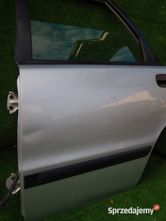 VOLVO V40 I DRZWI LEWE TYŁ TYLNE KOMPLETNE ZAMEK