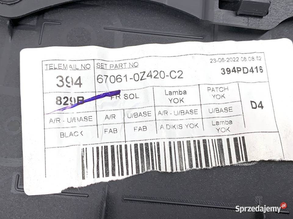 BOCZEK DRZWI LEWY PRZÓD TOYOTA COROLLA E21 Tapicerki samochodowe