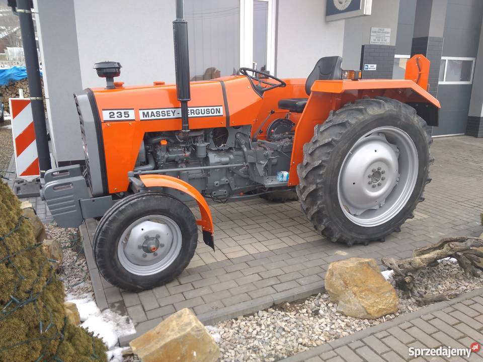 Massey Ferguson 235 Ciągniki