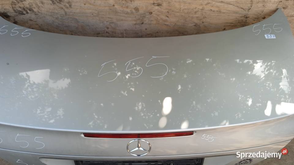 MERCEDES W211 SEDAN KLAPA TYŁ C744 osobowe Zbierkowo sprzedam