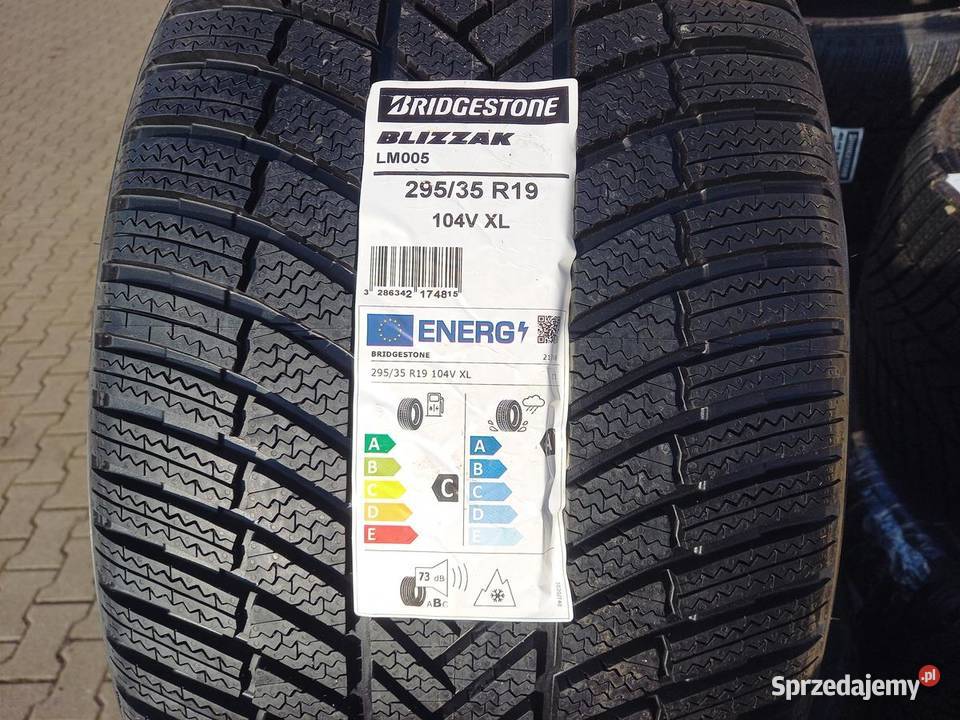Opona nowa zimowa 29535R19 BRIDGESTONE BLIZZAK V do 240 km/h Motoryzacja Zaścianki