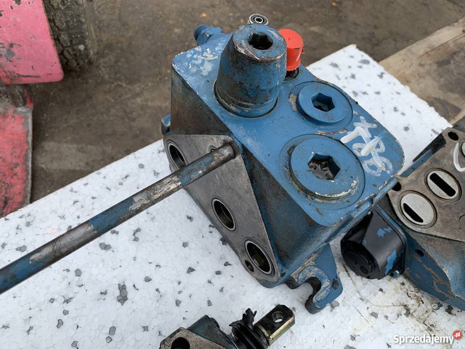 Sekcje rozdzielacza Rexroth Case 580 SR 695 SR Kosakowo