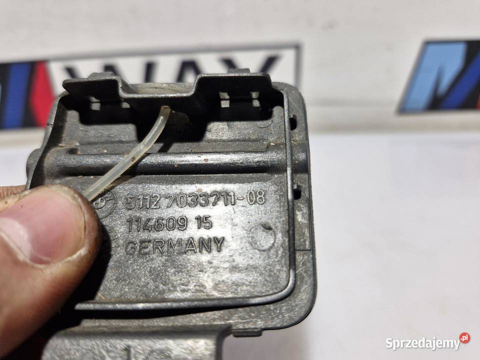 BMW E60 E61 ZAŚLEPKA HAKA ZDERZAKA TYŁ 7033711 osobowe