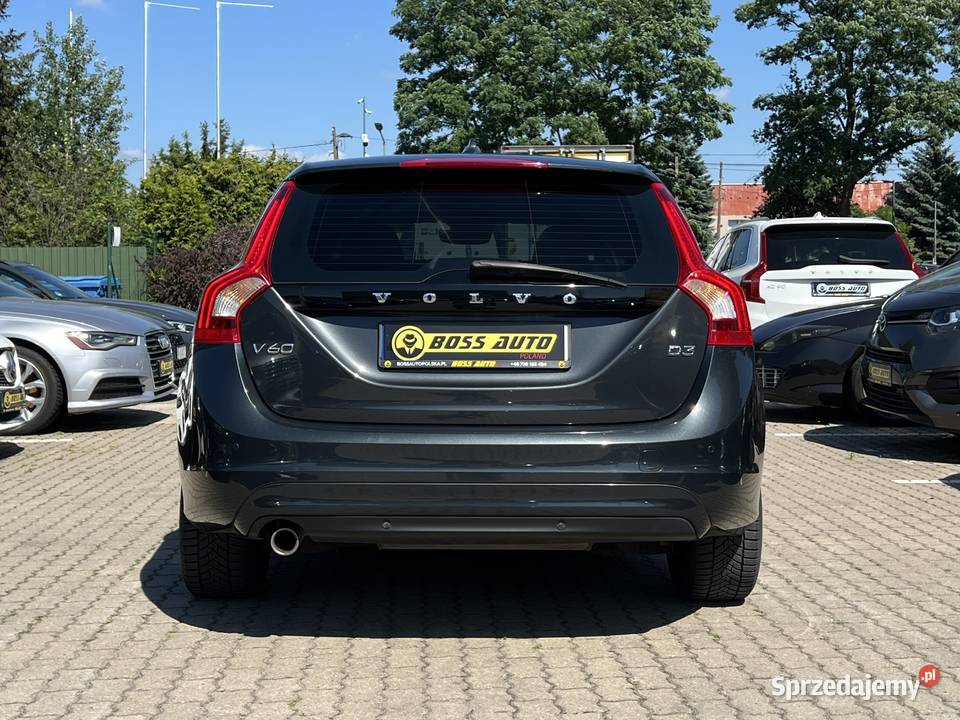 Volvo V60 2016 kamera cofania V60