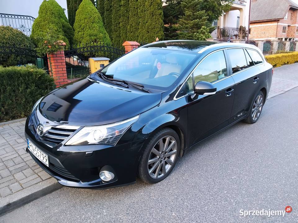 SPRZEDAM TOYOTĘ AVENSIS D4D DISEL Rok produkcji 2013 Konin