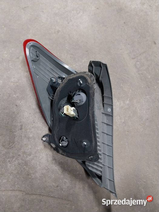 Lampa prawa tył 14 d4d toyota yaris III 13r Pozostałe Wola Jachowa