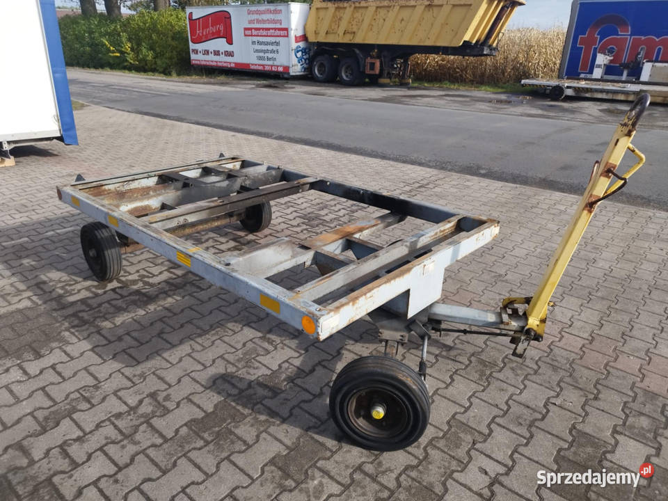Przyczepa na obrotnicy do sadu stajni opony wielkopolskie Strzyżew sprzedam
