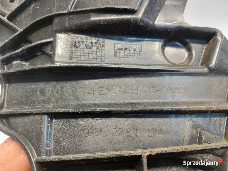 Audi Q8 ETRON 4KE 2020r mocowanie ślizg błotnika sprzedam