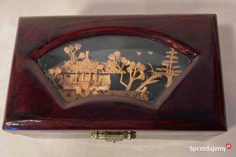 Piękna rzeźbiona chińska szkatułka pudełko na