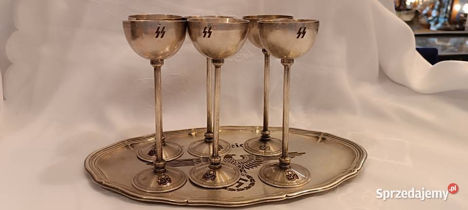 Zestaw kieliszków do wódki z tacką z kantyn SS Kraków