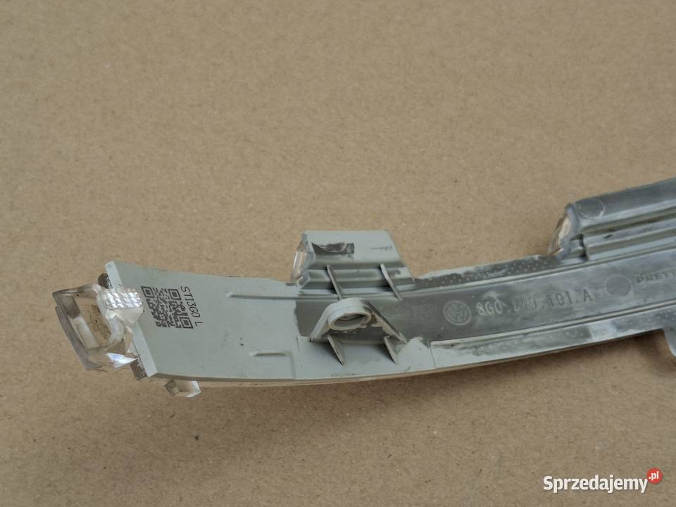 VW PASSAT B8 ARTEON GOLF KIERUNKOWSKAZ LUSTERKA osobowe Bieleń