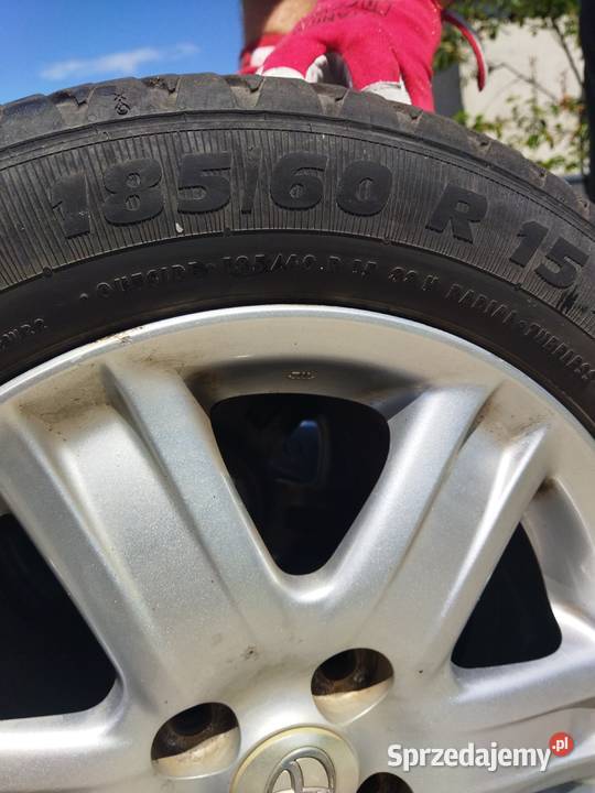 Alufelgi toyota yaris 18560 r15 Ostrów Wielkopolski