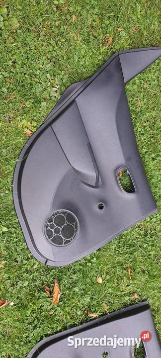 Yaris III Boczek Drzwi Tył Lewy Prawy 676730D030 Nowa Sól sprzedam