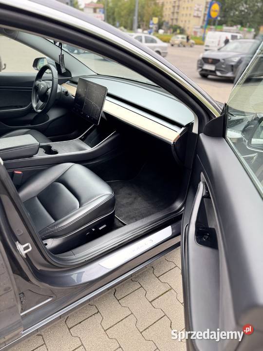 Tesla Model 3 Dual Motor Long Range AWD Rok produkcji 2019 Model 3 Łódź
