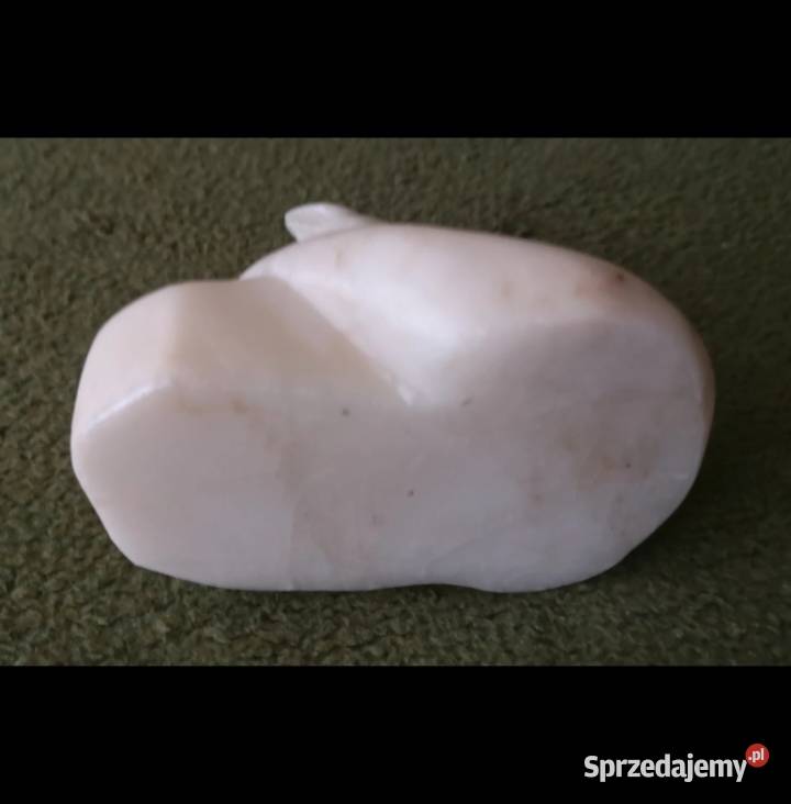 Modernistyczny lisek zaciekawiony jeżem rzeźba z Sztuka współczesna Katowice